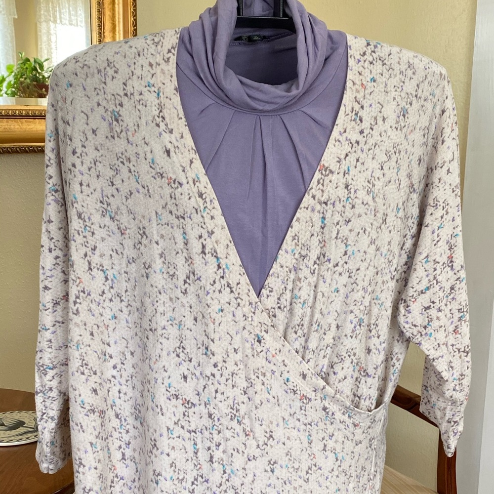 Jones New York 1X top (does not include turtle)